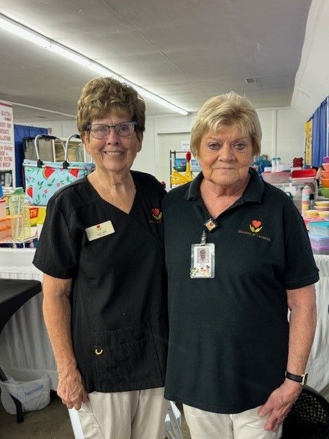 Hospice of Lenawee volunteers